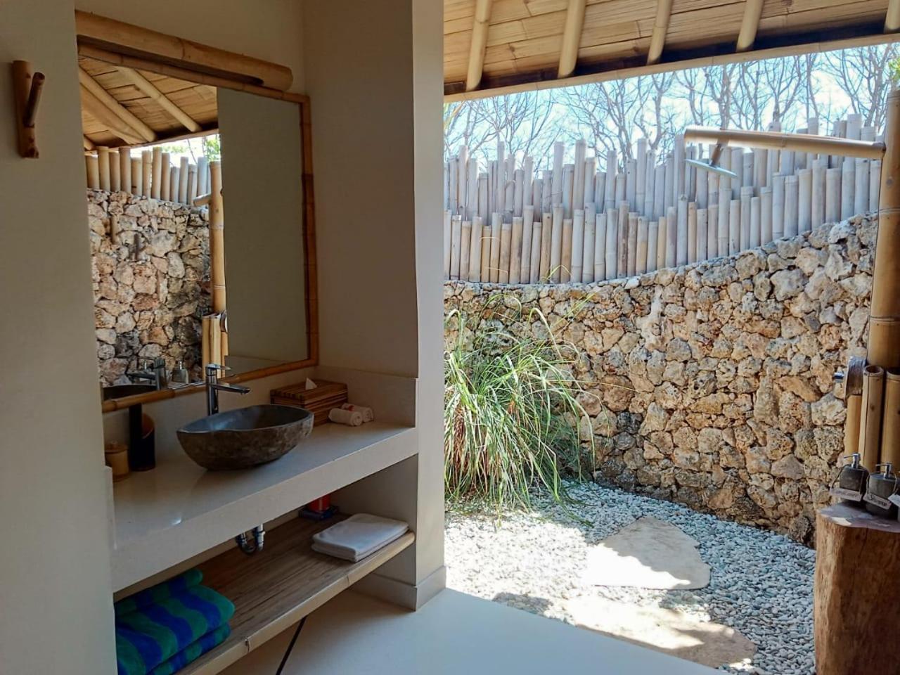 Maringi Sumba By The Sumba Hospitality Foundation Waikelo Exteriör bild