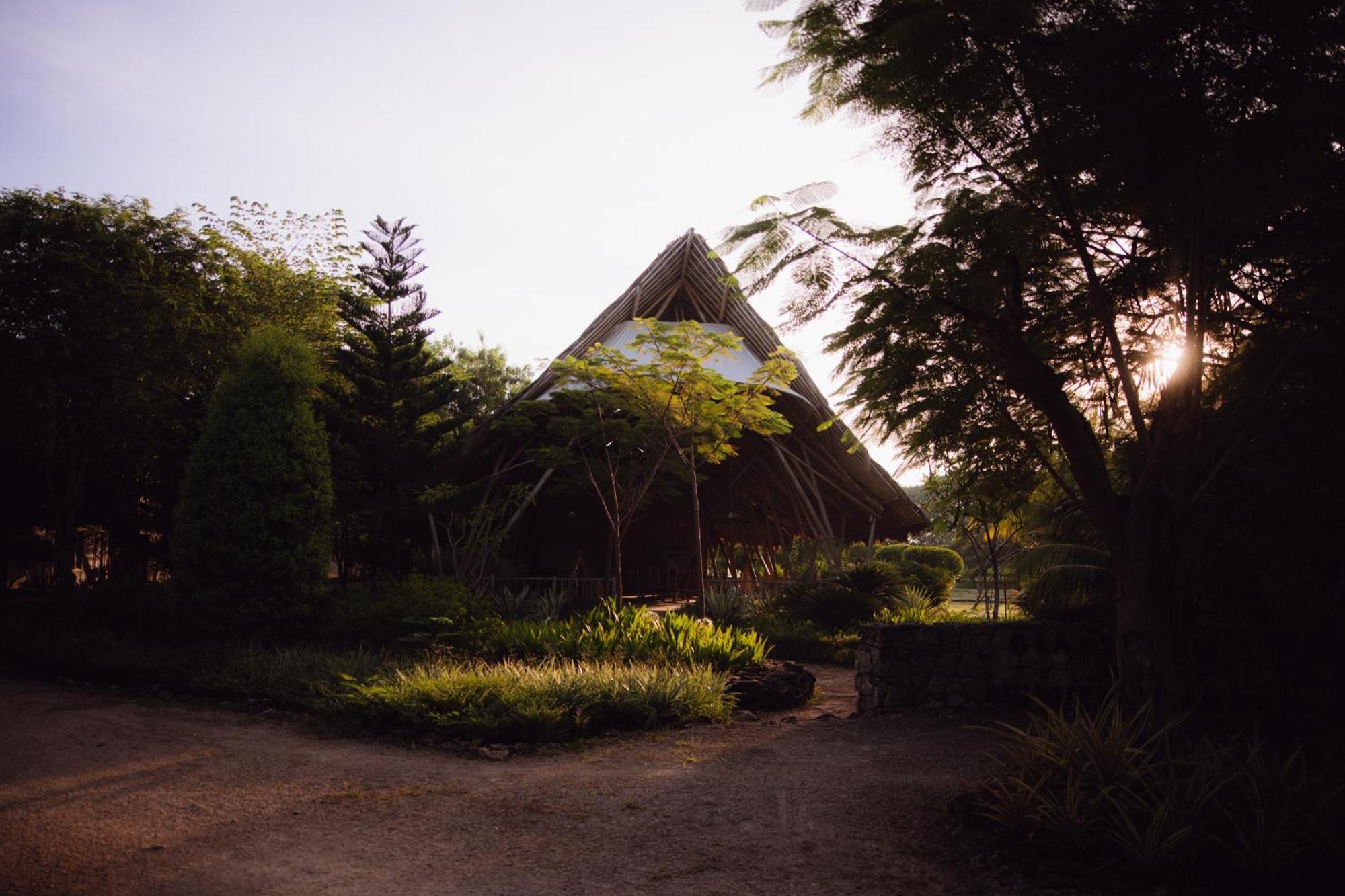 Maringi Sumba By The Sumba Hospitality Foundation Waikelo Exteriör bild